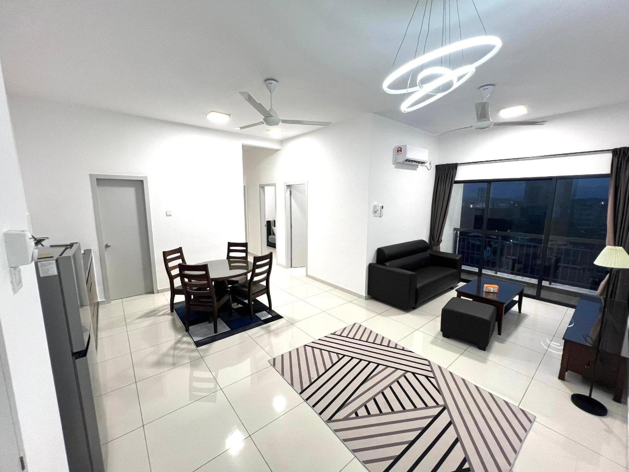 Apartment The Horizon 3br Jasmine - By Goswell